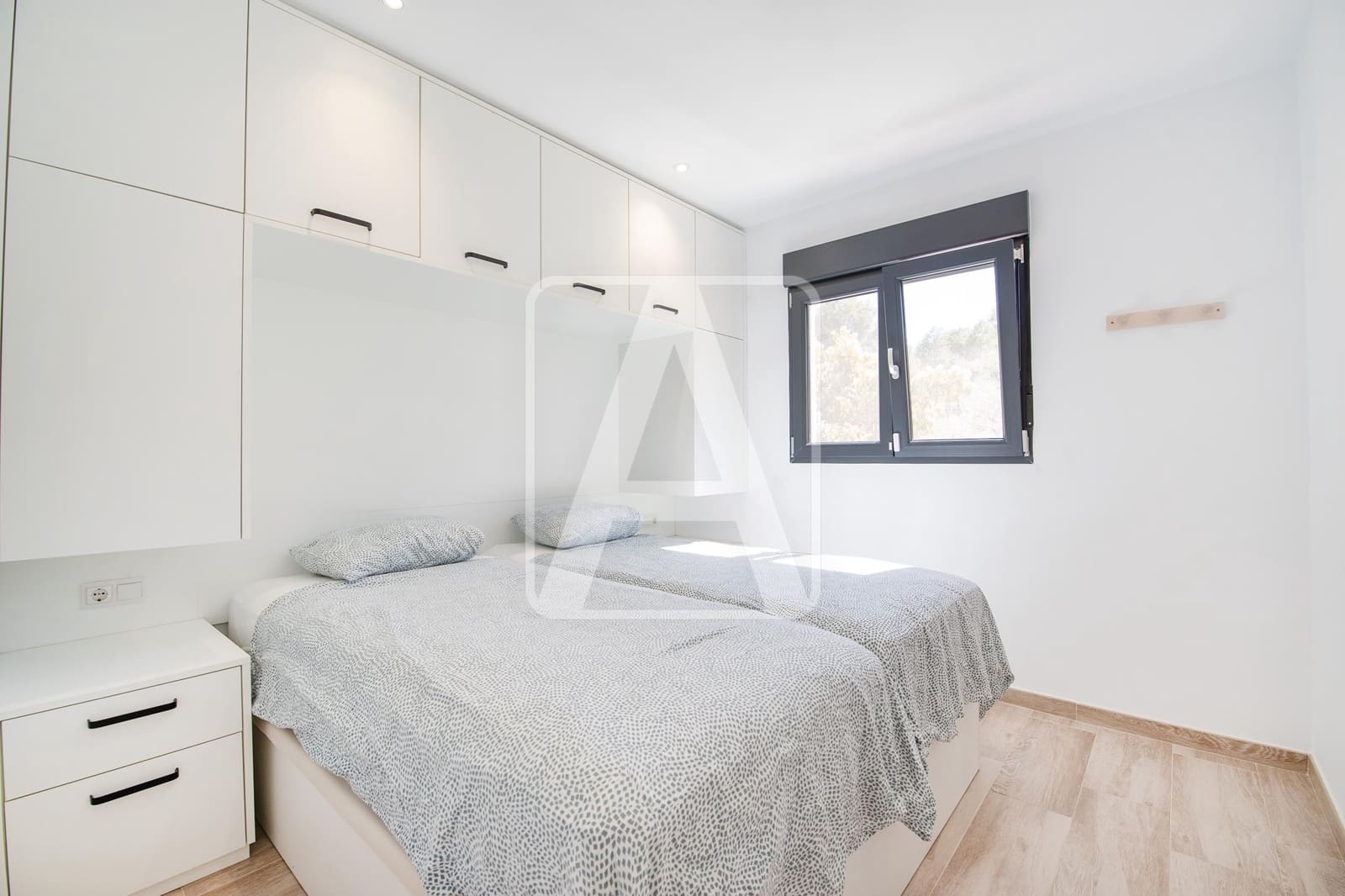 8 bedroom Villa for sale in Benissa with pool garage - € 1,500,000 (Ref: 9733433)