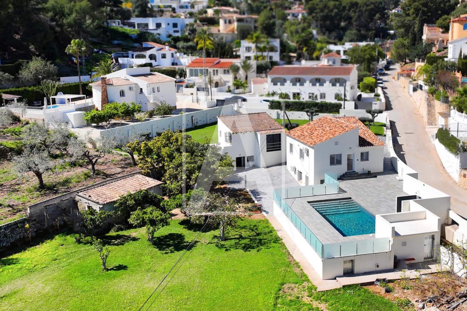 8 bedroom Villa for sale in Benissa with pool garage - € 1,500,000 (Ref: 9733433)