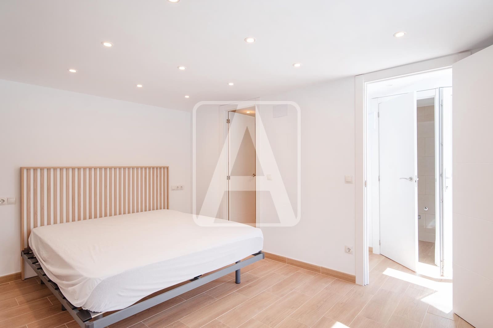 5 bedroom Villa for sale in Benissa with pool garage - € 950,000 (Ref: 9733434)