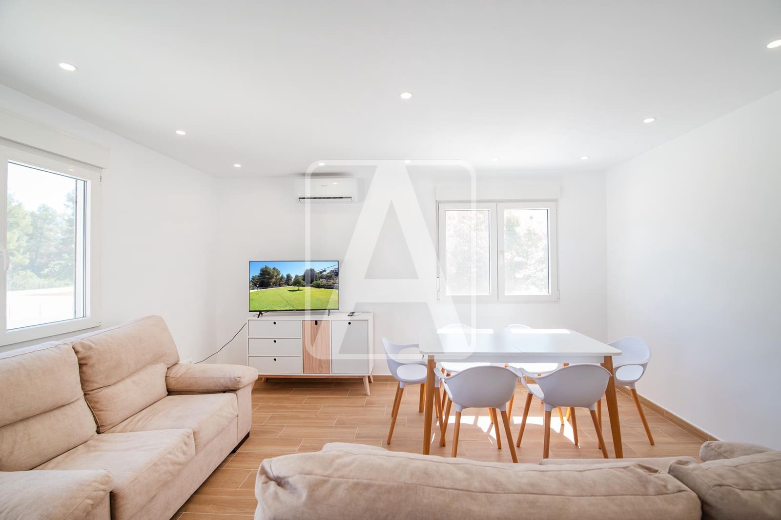 5 bedroom Villa for sale in Benissa with pool garage - € 950,000 (Ref: 9733434)