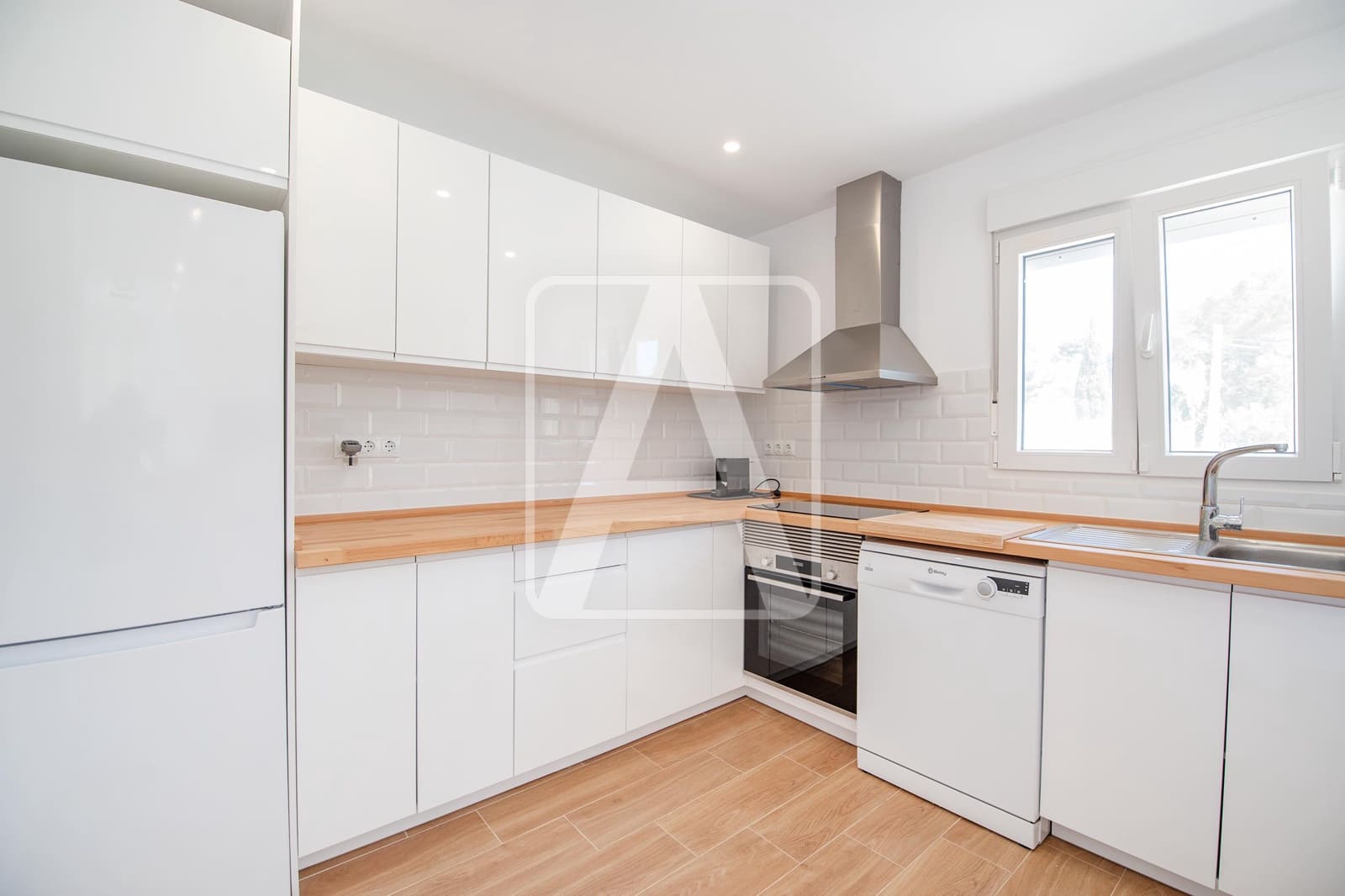 5 bedroom Villa for sale in Benissa with pool garage - € 950,000 (Ref: 9733434)