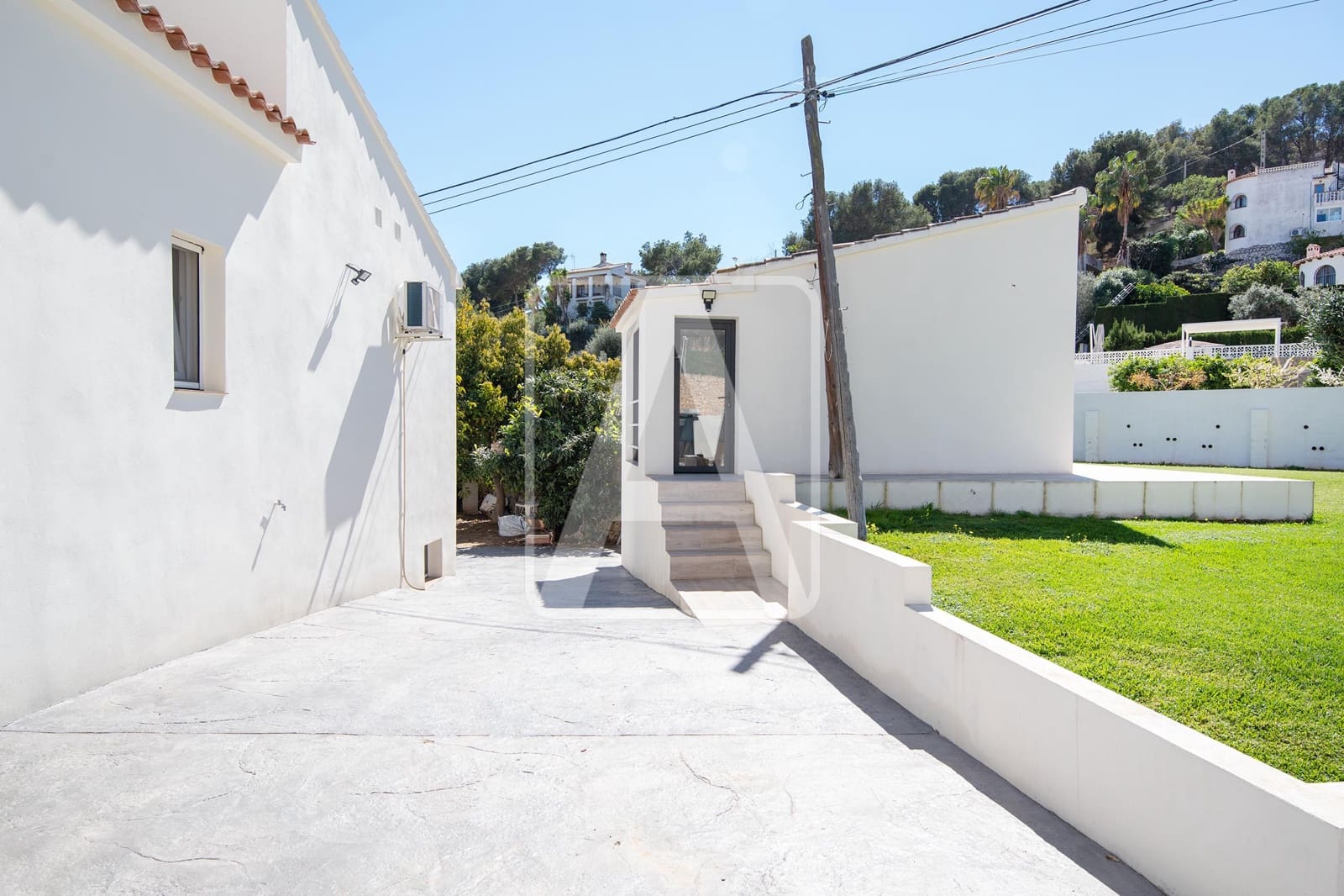 5 bedroom Villa for sale in Benissa with pool garage - € 950,000 (Ref: 9733434)