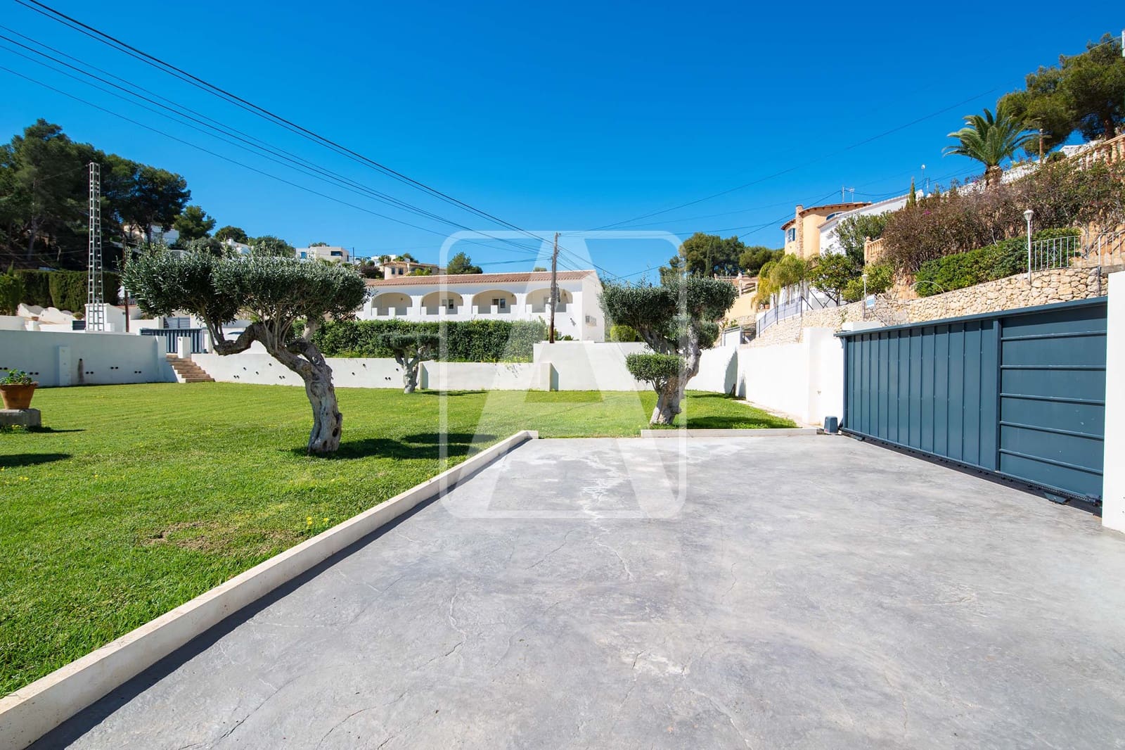 5 bedroom Villa for sale in Benissa with pool garage - € 950,000 (Ref: 9733434)