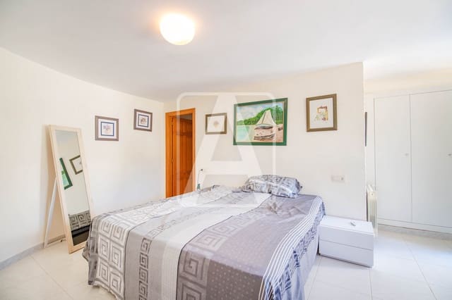 3 soveværelse Villa til salg i Benissa med swimmingpool garage - € 675.000 (Ref: 9733435)