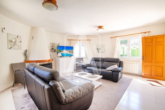 3 soveværelse Villa til salg i Benissa med swimmingpool garage - € 675.000 (Ref: 9733435)