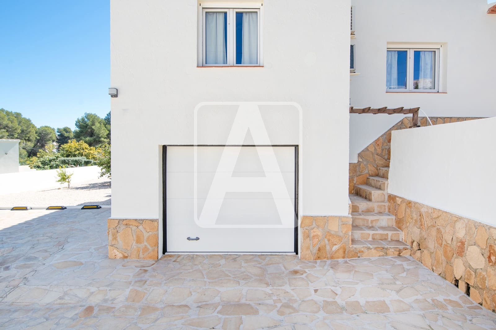 3 bedroom Villa for sale in Benissa with pool garage - € 675,000 (Ref: 9733435)