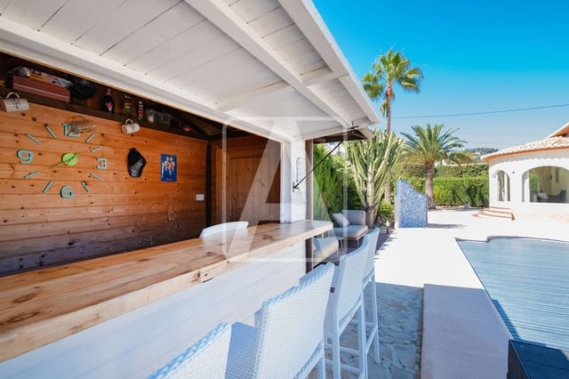 3 soveværelse Villa til salg i Benissa med swimmingpool garage - € 675.000 (Ref: 9733435)