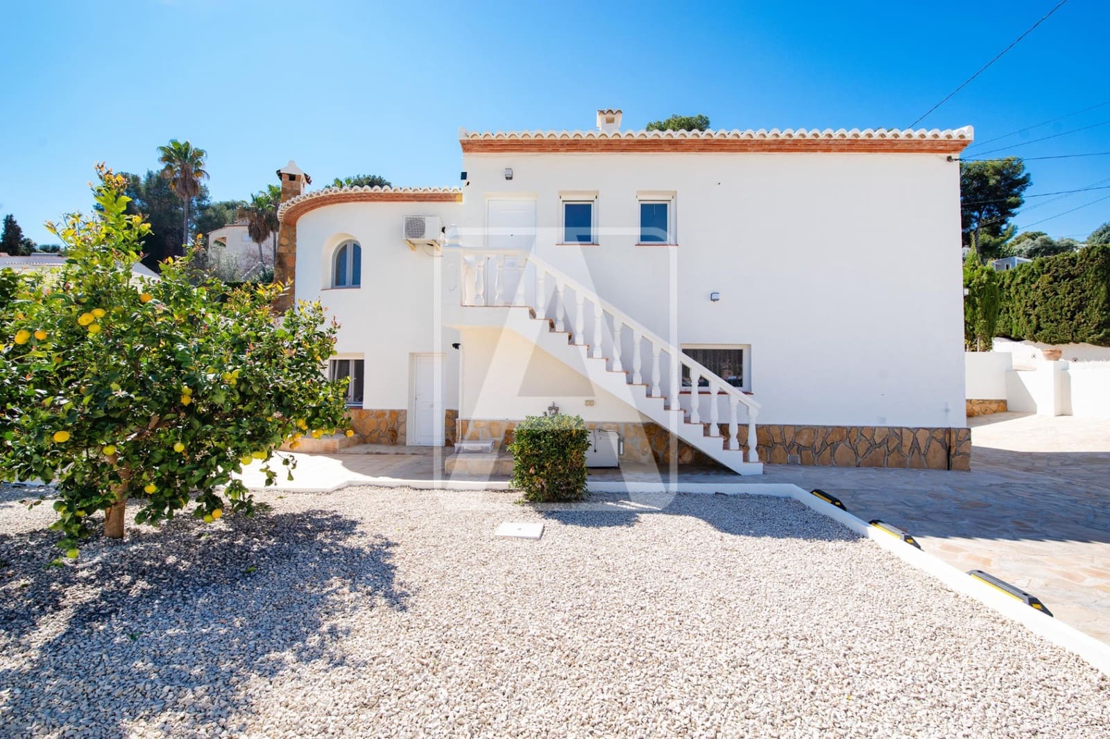 3 bedroom Villa for sale in Benissa with pool garage - € 675,000 (Ref: 9733435)