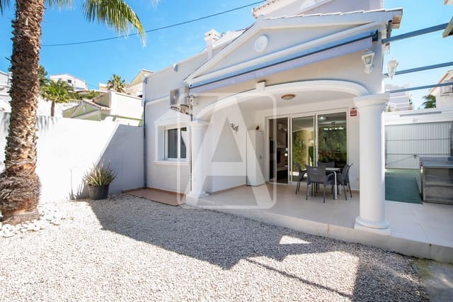 3 soverom Rekkehus til salgs i Calpe / Calp med svømmebasseng garasje - € 340 000 (Ref: 9734109)