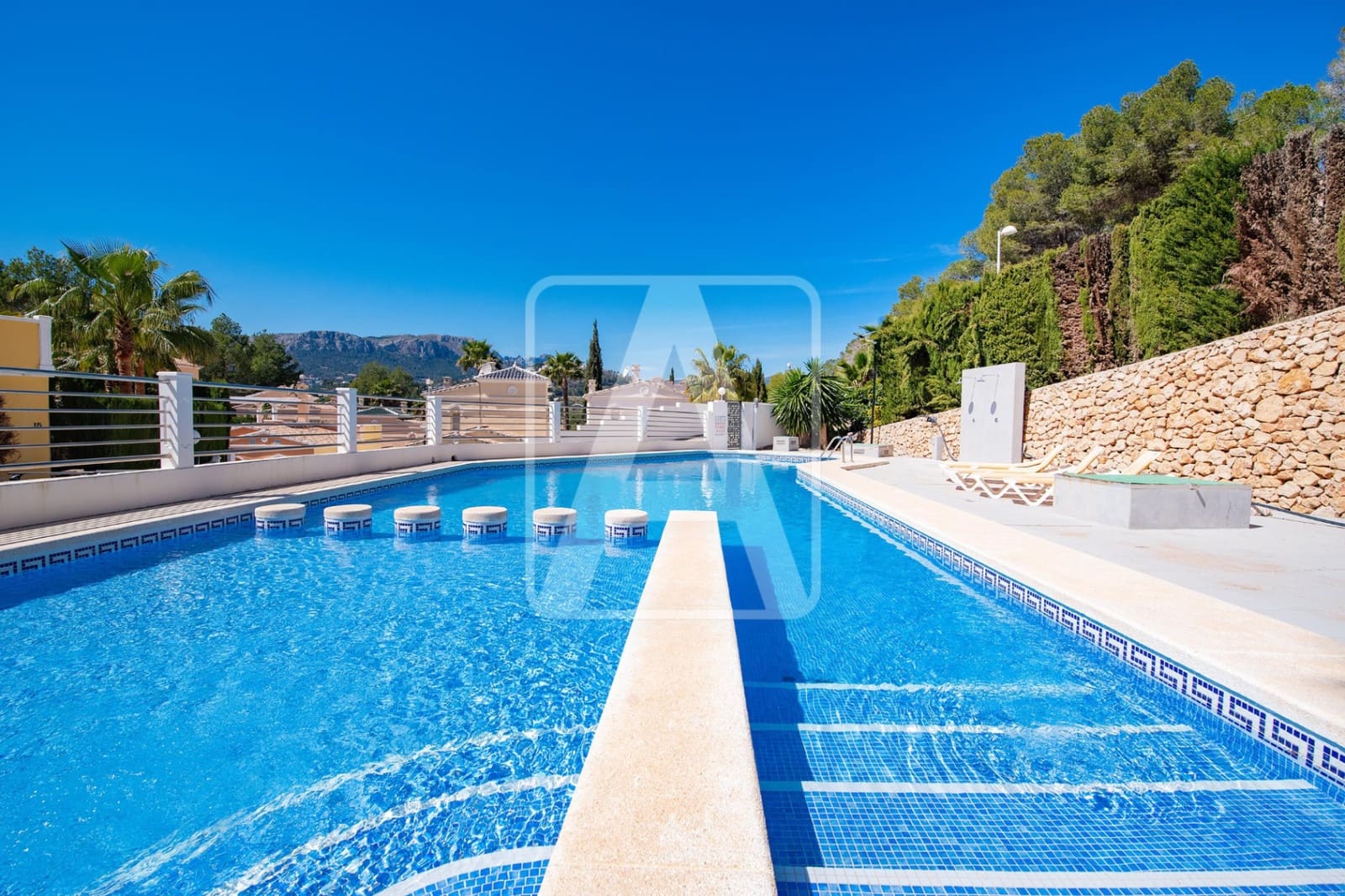 3 slaapkamer Rijtjeshuis te koop in Calpe / Calp met zwembad garage - € 340.000 (Ref: 9734109)