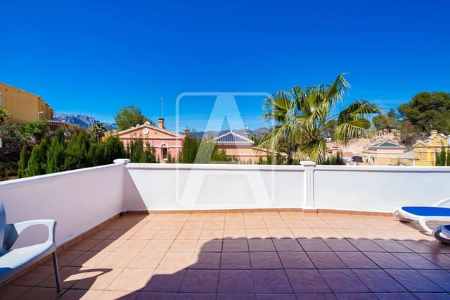 3 chambre Villa/Maison Mitoyenne à vendre à Calpe / Calp avec piscine garage - 340 000 € (Ref: 9734109)