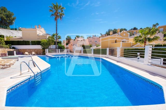 3 chambre Villa/Maison Mitoyenne à vendre à Calpe / Calp avec piscine garage - 340 000 € (Ref: 9734109)