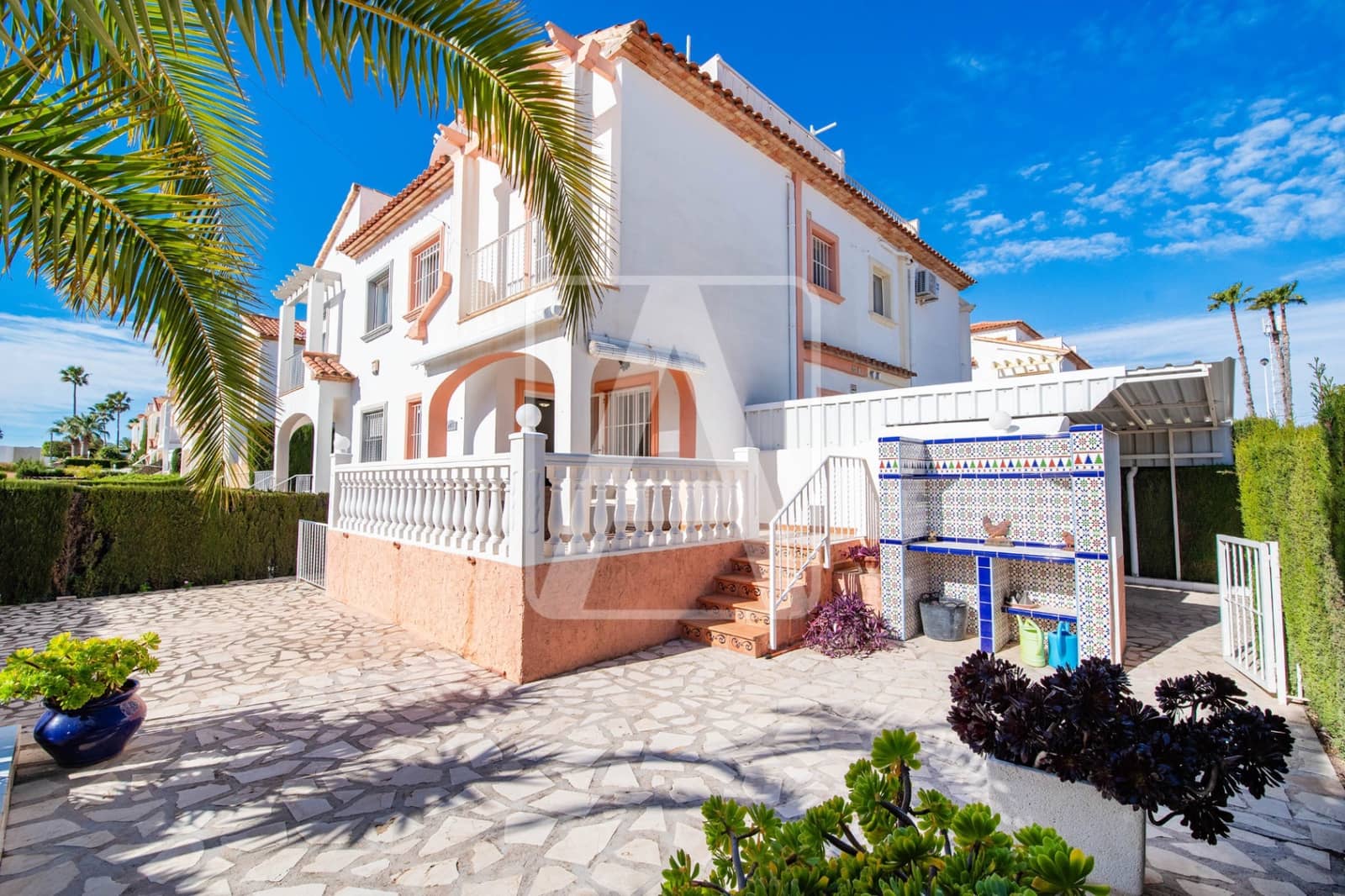 3 Zimmer Reihenhaus zu verkaufen in Calpe / Calp mit Pool Garage - 310.000 € (Ref: 9785960)