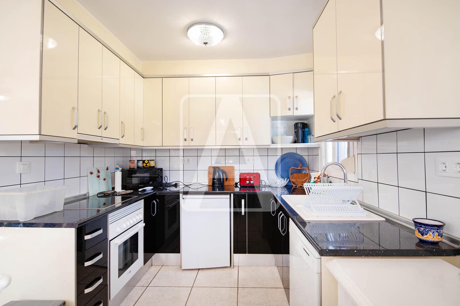 3 Zimmer Reihenhaus zu verkaufen in Calpe / Calp mit Pool Garage - 310.000 € (Ref: 9785960)