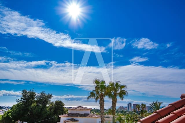 3 slaapkamer Rijtjeshuis te koop in Calpe / Calp met zwembad garage - € 310.000 (Ref: 9785960)