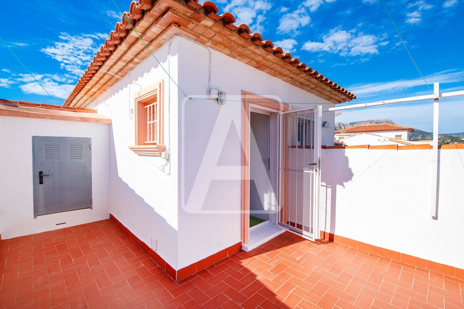 3 Zimmer Reihenhaus zu verkaufen in Calpe / Calp mit Pool Garage - 310.000 € (Ref: 9785960)