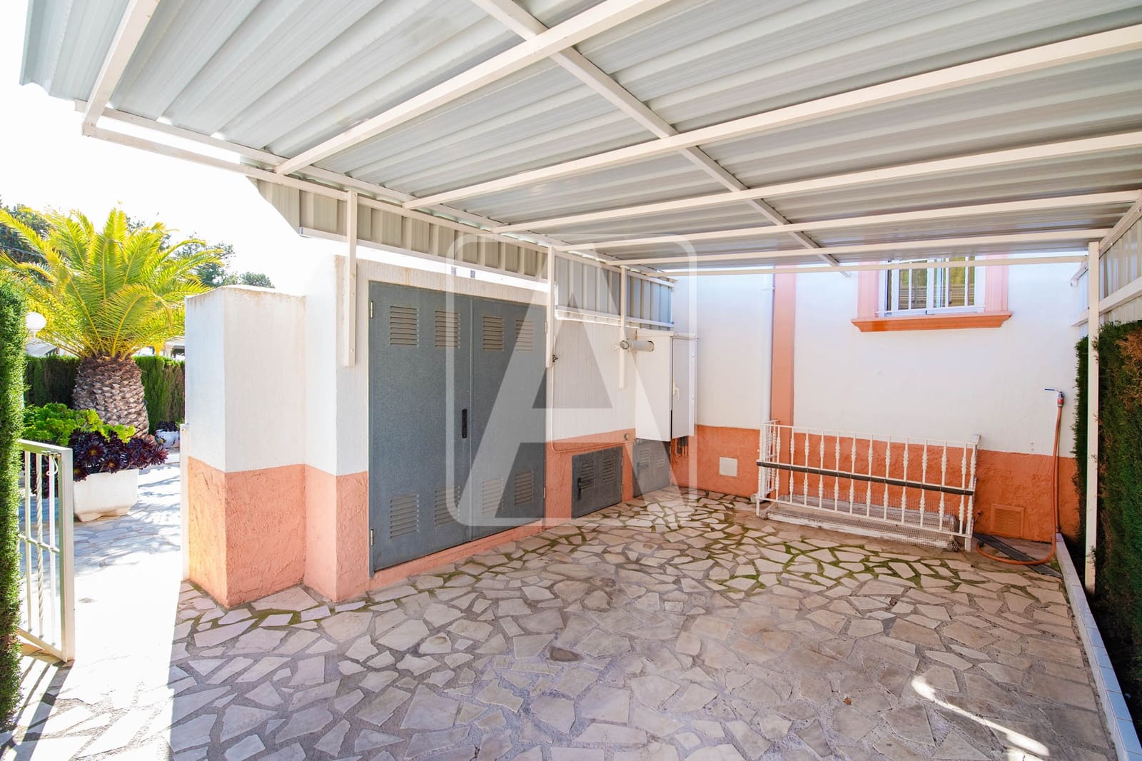 3 Zimmer Reihenhaus zu verkaufen in Calpe / Calp mit Pool Garage - 310.000 € (Ref: 9785960)