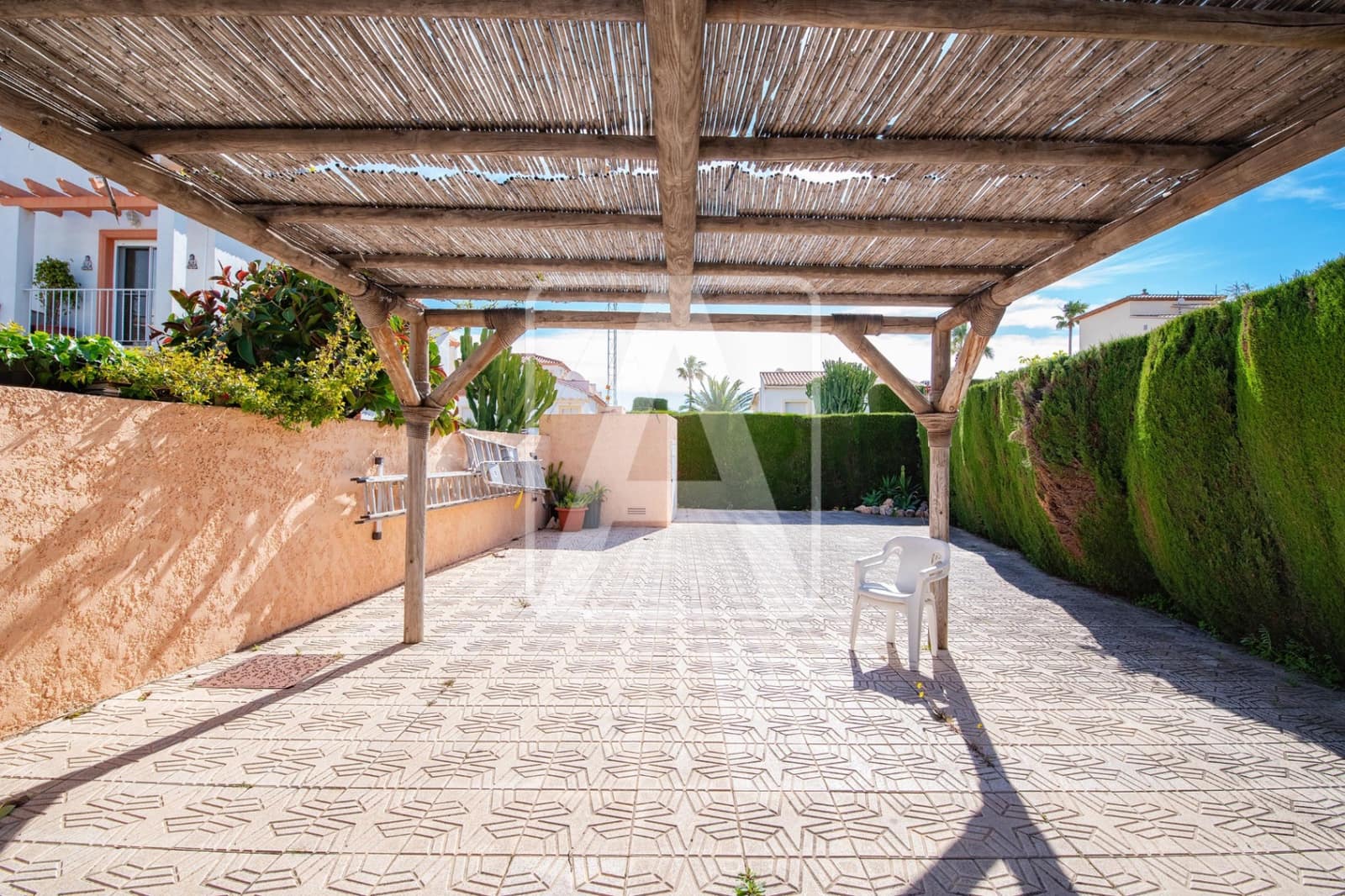 3 Zimmer Reihenhaus zu verkaufen in Calpe / Calp mit Pool Garage - 310.000 € (Ref: 9785960)