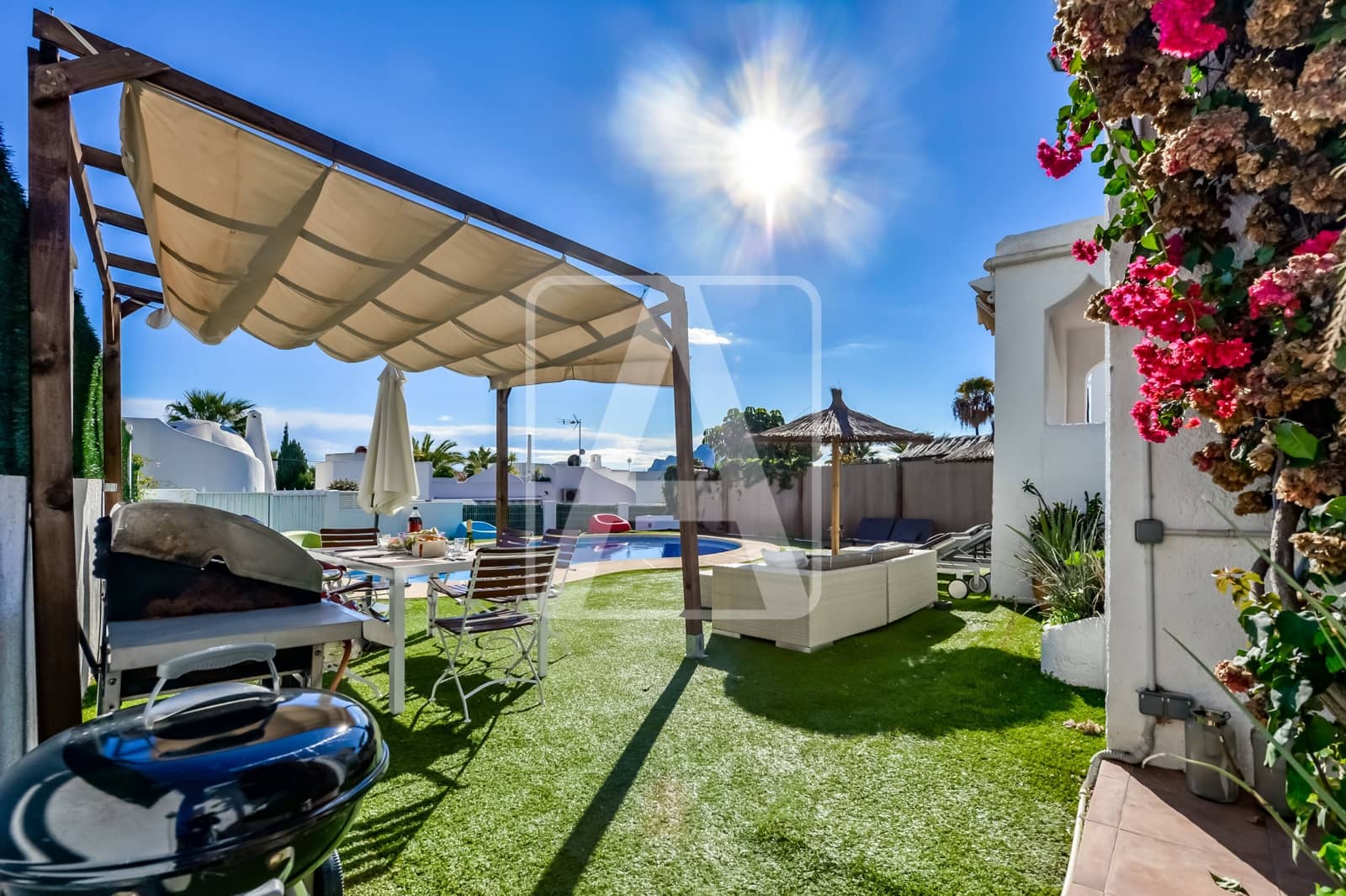 3 soverom Villa til salgs i Calpe / Calp med svømmebasseng garasje - € 425 000 (Ref: 9789999)