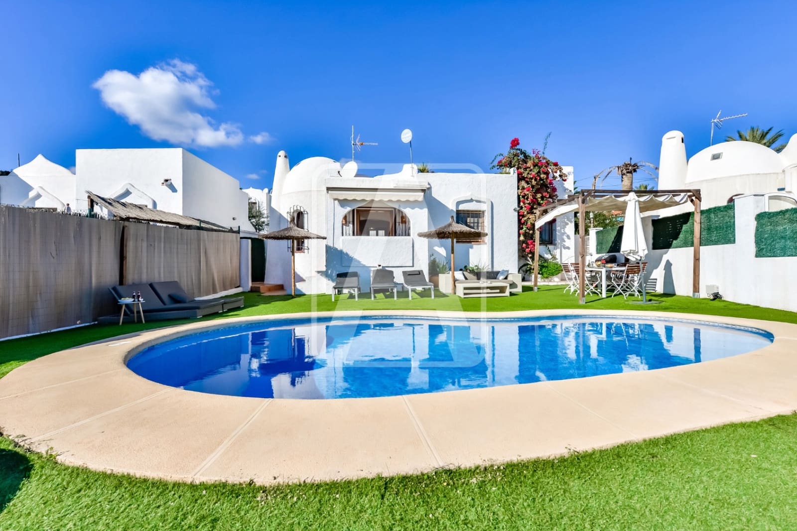 3 soverom Villa til salgs i Calpe / Calp med svømmebasseng garasje - € 425 000 (Ref: 9789999)