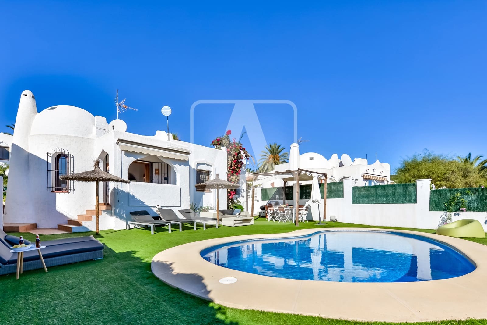 3 soverom Villa til salgs i Calpe / Calp med svømmebasseng garasje - € 425 000 (Ref: 9789999)