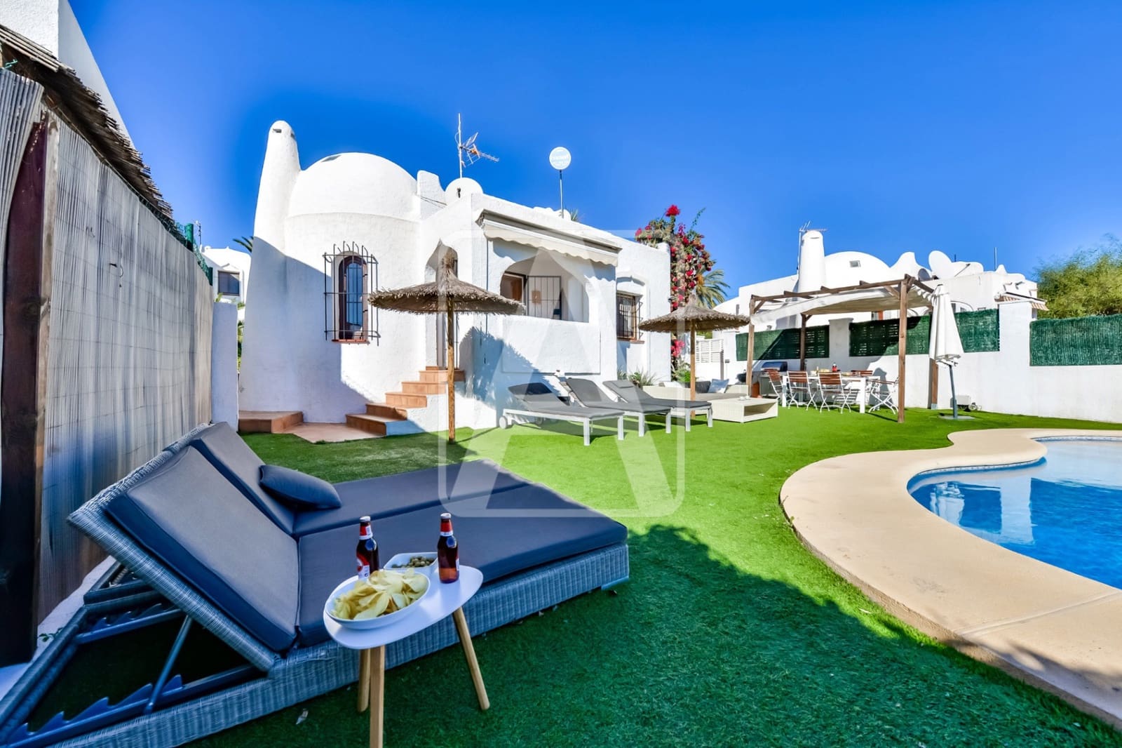 3 soverom Villa til salgs i Calpe / Calp med svømmebasseng garasje - € 425 000 (Ref: 9789999)