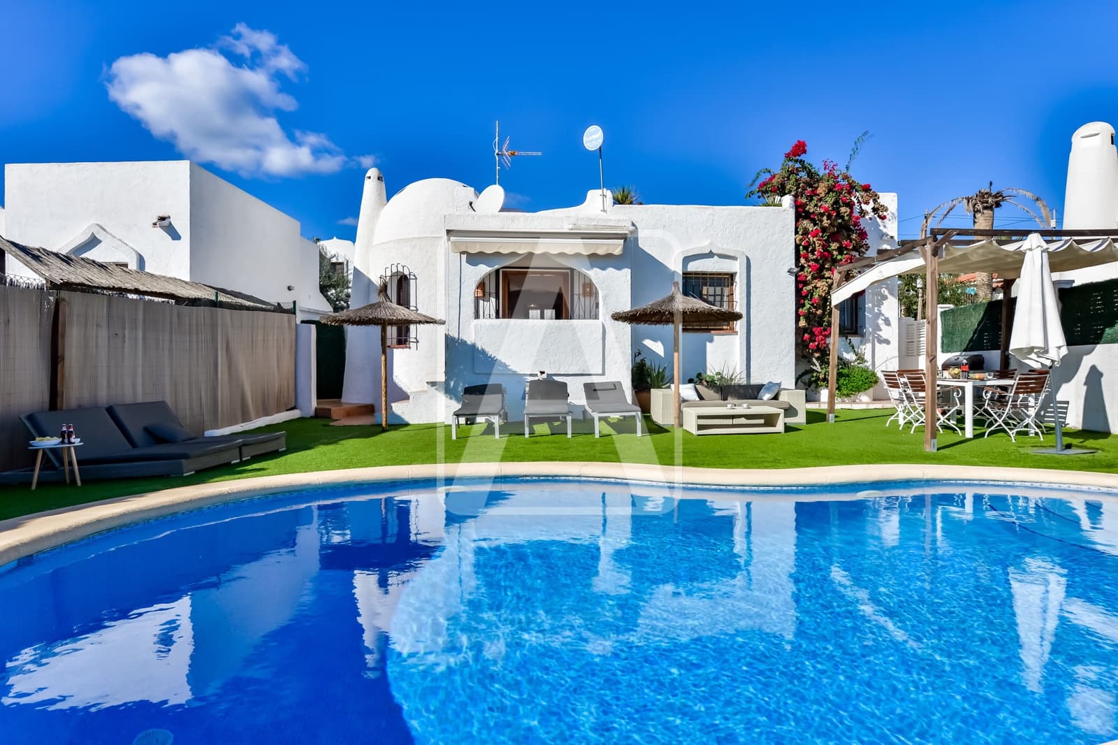 3 soverom Villa til salgs i Calpe / Calp med svømmebasseng garasje - € 425 000 (Ref: 9789999)