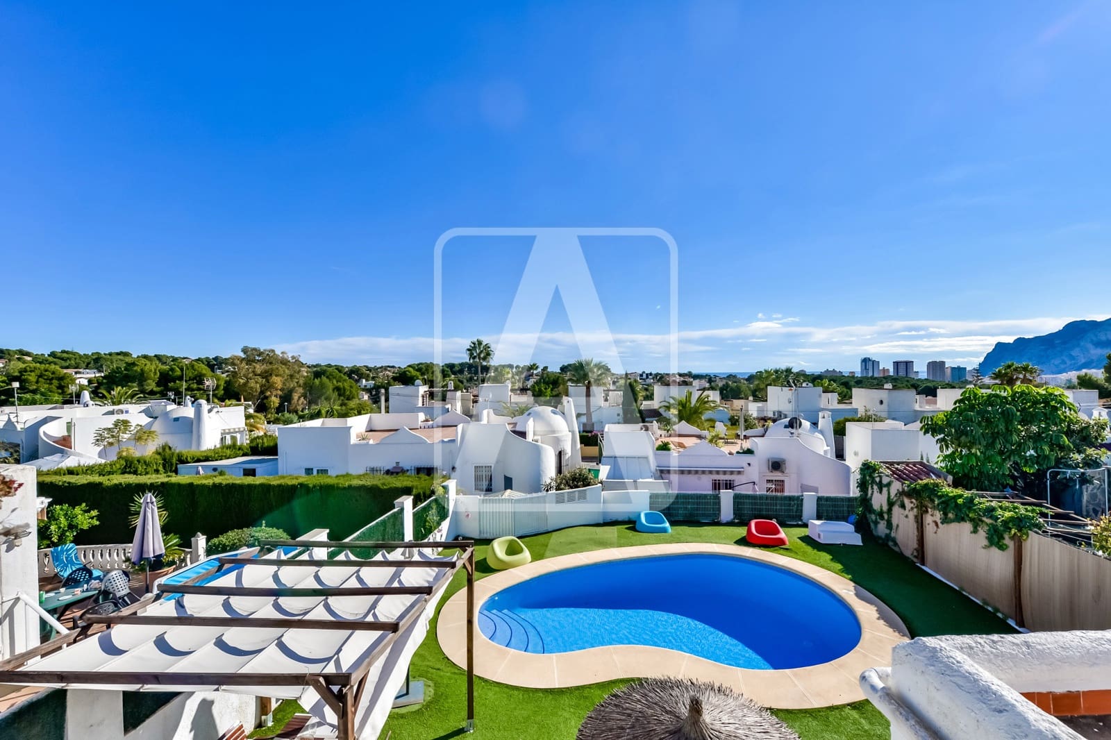 3 soverom Villa til salgs i Calpe / Calp med svømmebasseng garasje - € 425 000 (Ref: 9789999)