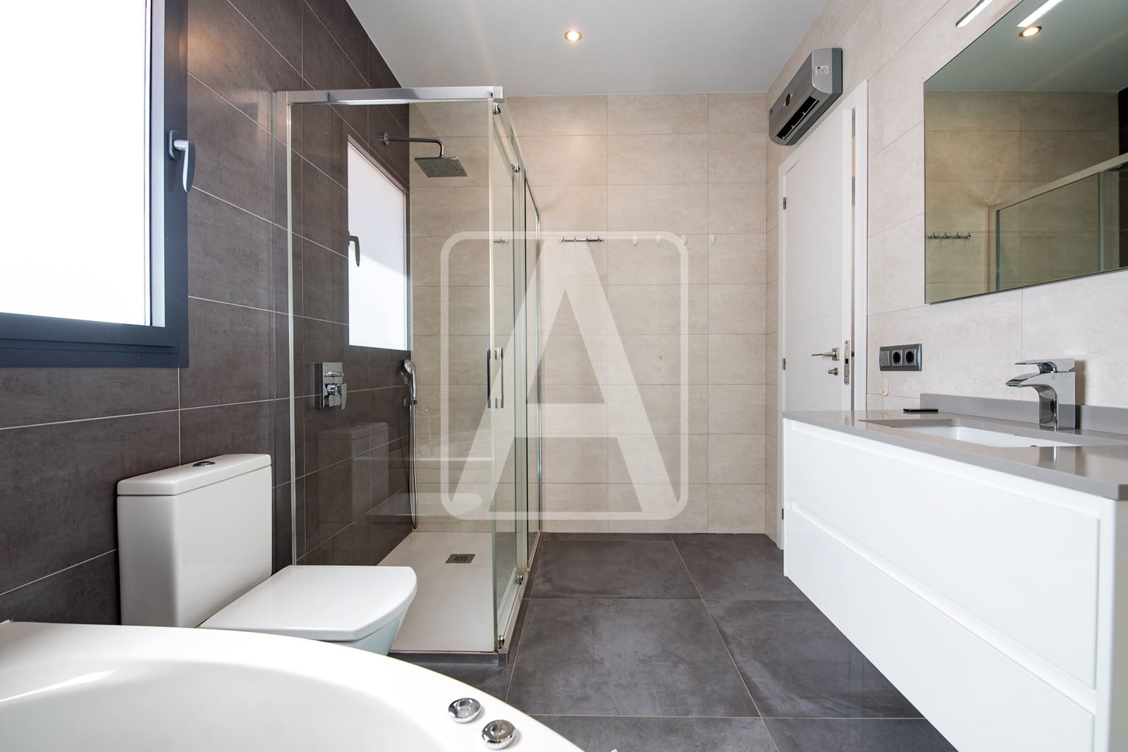 4 sypialnia Willa na sprzedaż w Benissa z garażem - 995 000 € (Ref: 9793702)