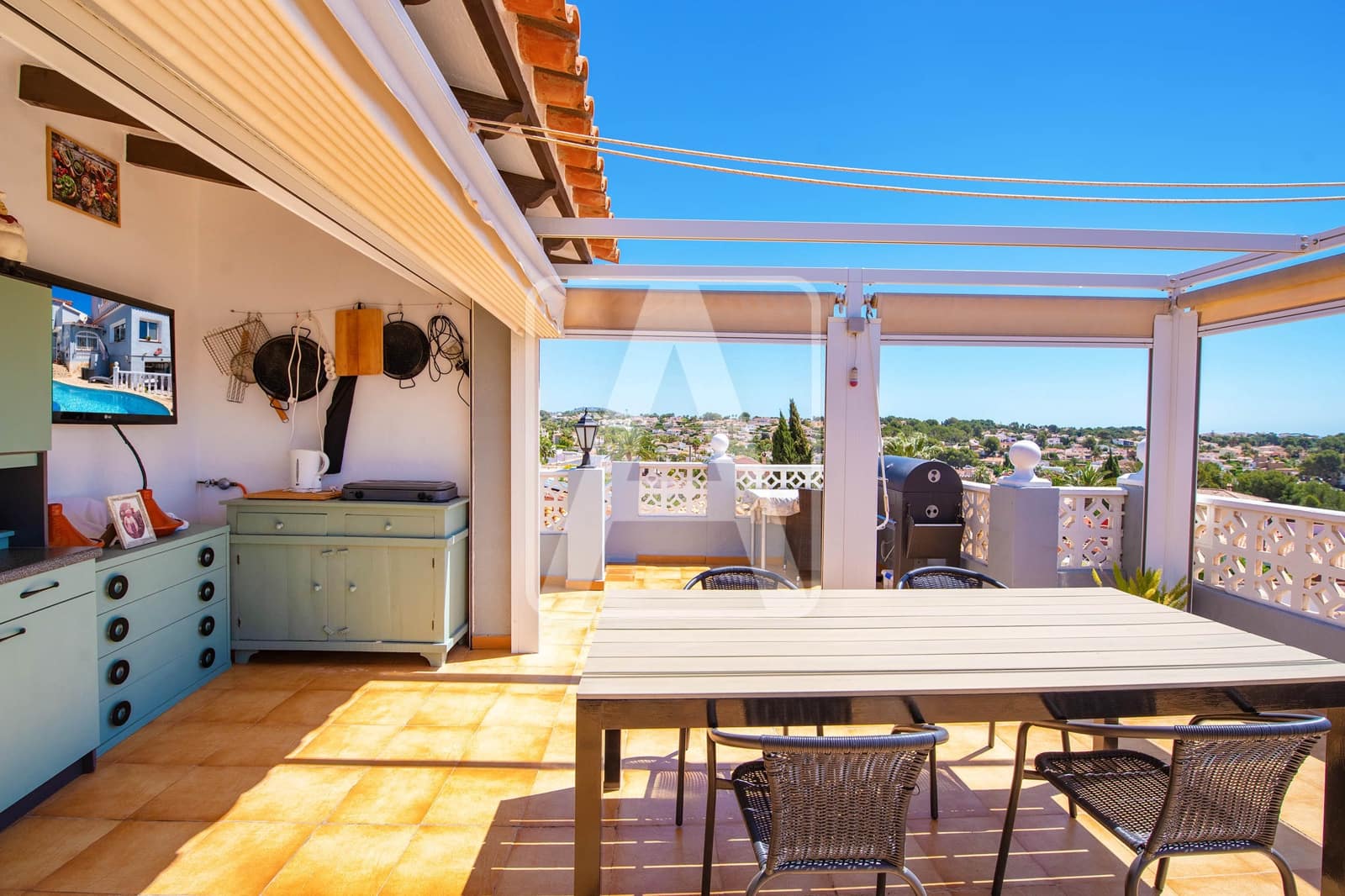4 bedroom Villa for sale in Calpe / Calp with pool garage - € 540,000 (Ref: 9835035)