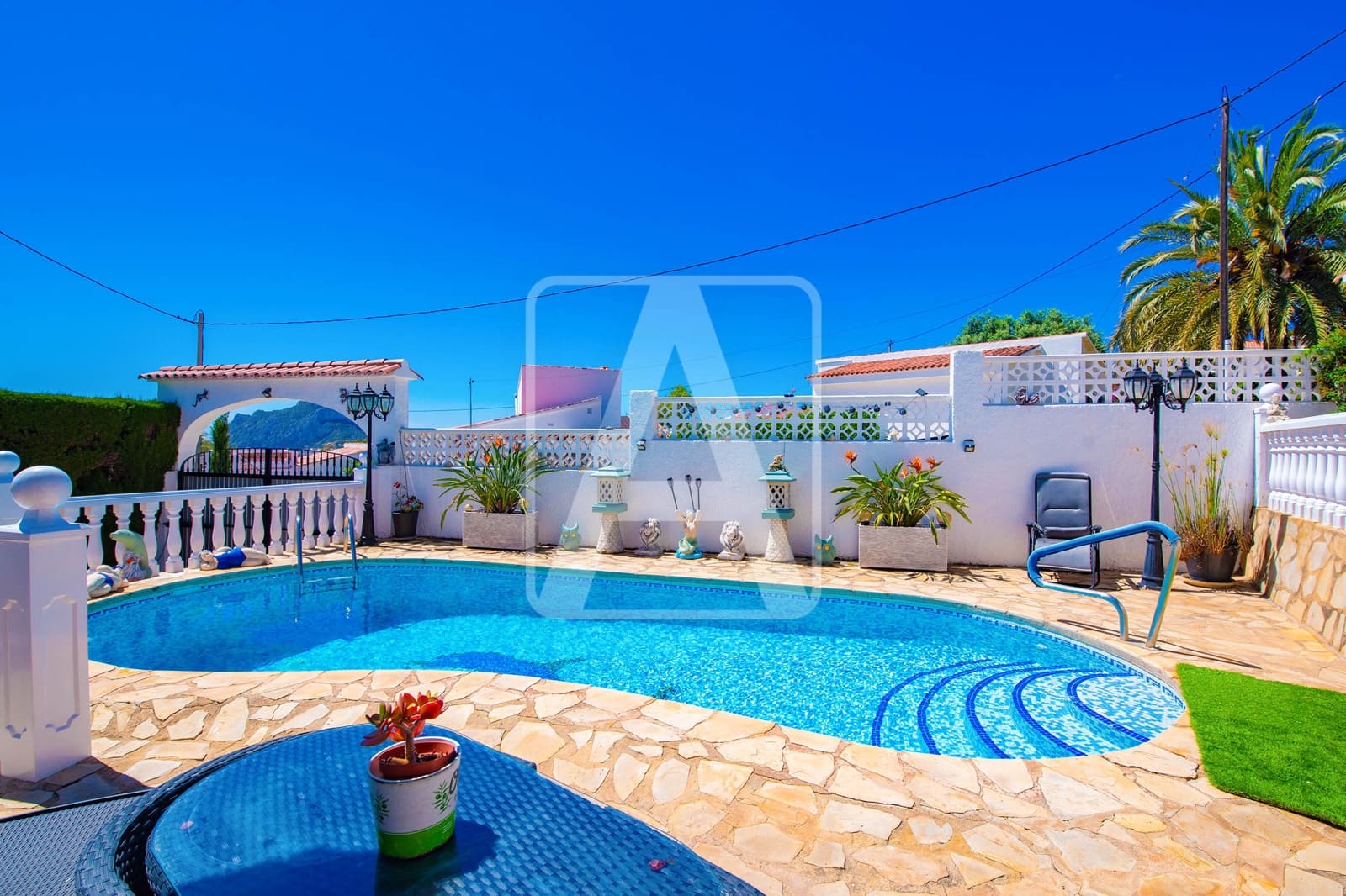 4 bedroom Villa for sale in Calpe / Calp with pool garage - € 540,000 (Ref: 9835035)