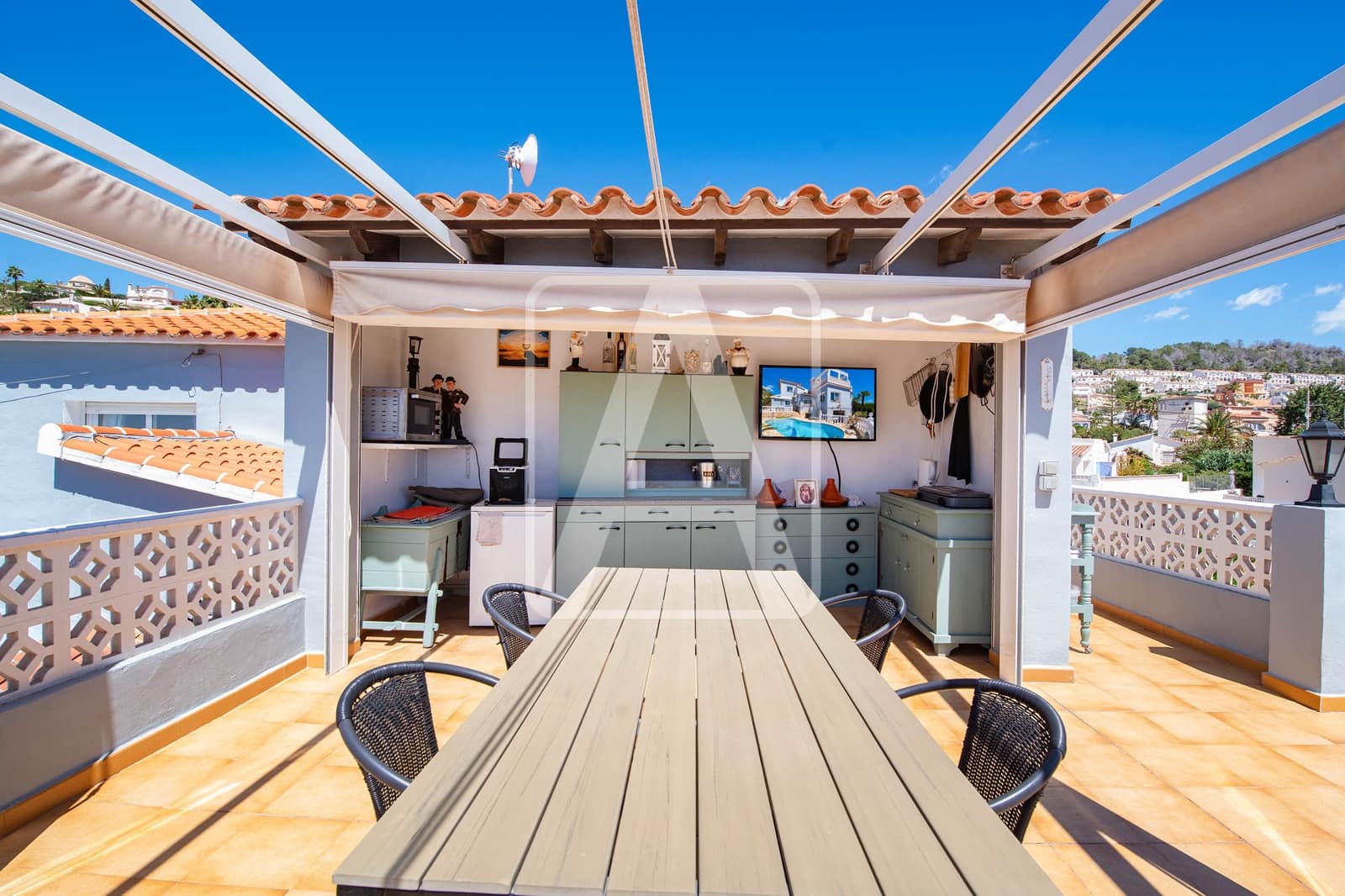4 bedroom Villa for sale in Calpe / Calp with pool garage - € 540,000 (Ref: 9835035)