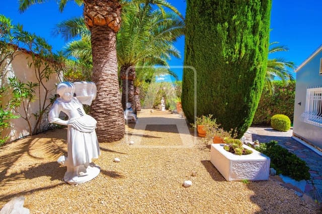 4 bedroom Villa for sale in Calpe / Calp with pool garage - € 540,000 (Ref: 9835035)