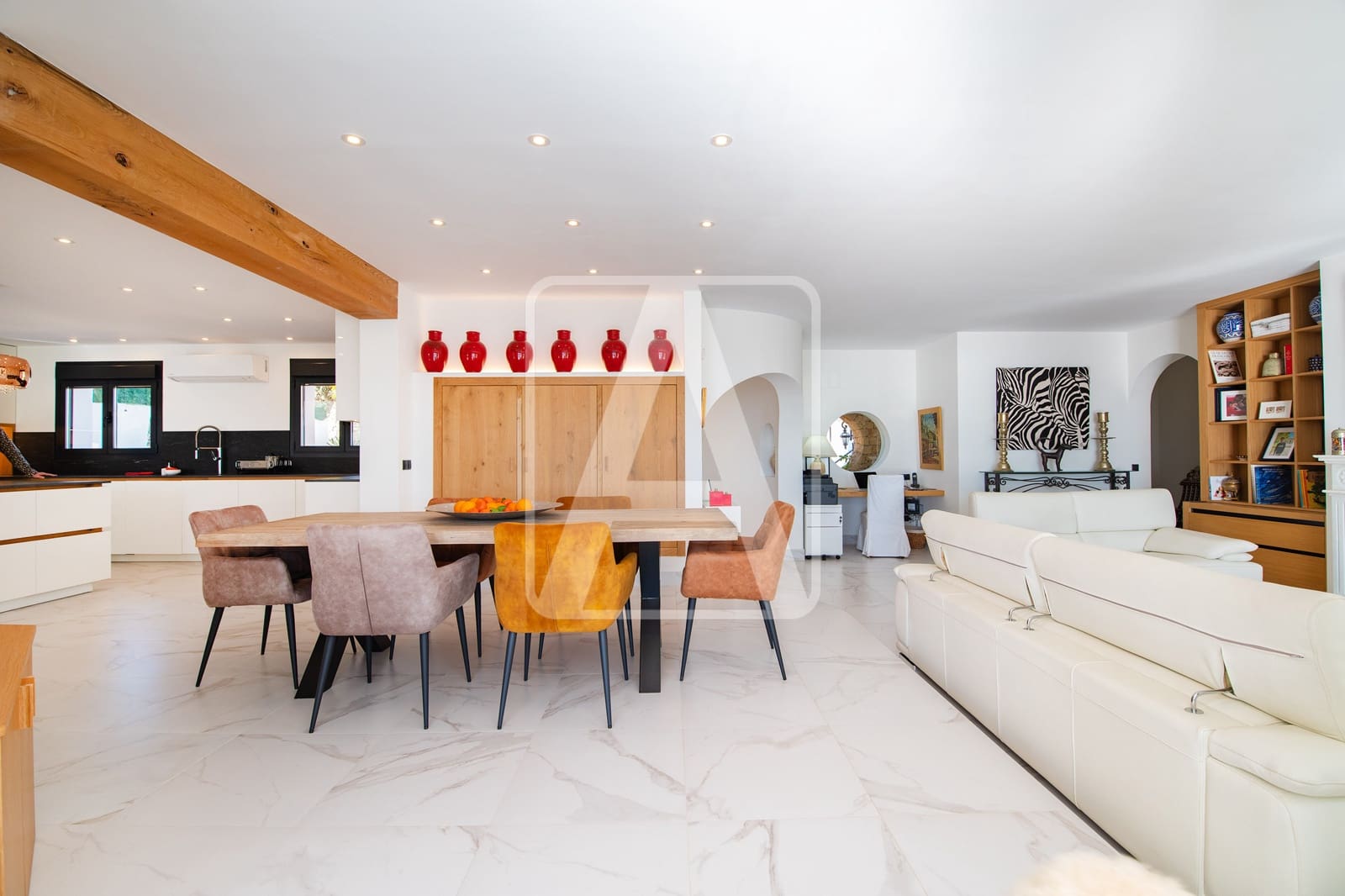 4 bedroom Villa for sale in Benissa with pool garage - € 2,490,000 (Ref: 9835037)