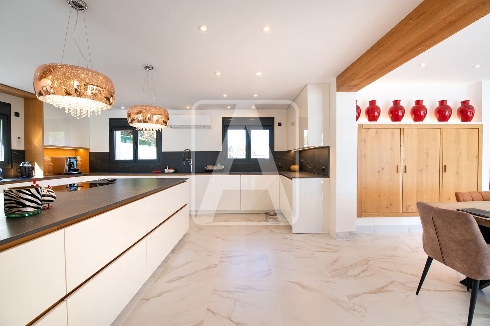4 bedroom Villa for sale in Benissa with pool garage - € 2,490,000 (Ref: 9835037)