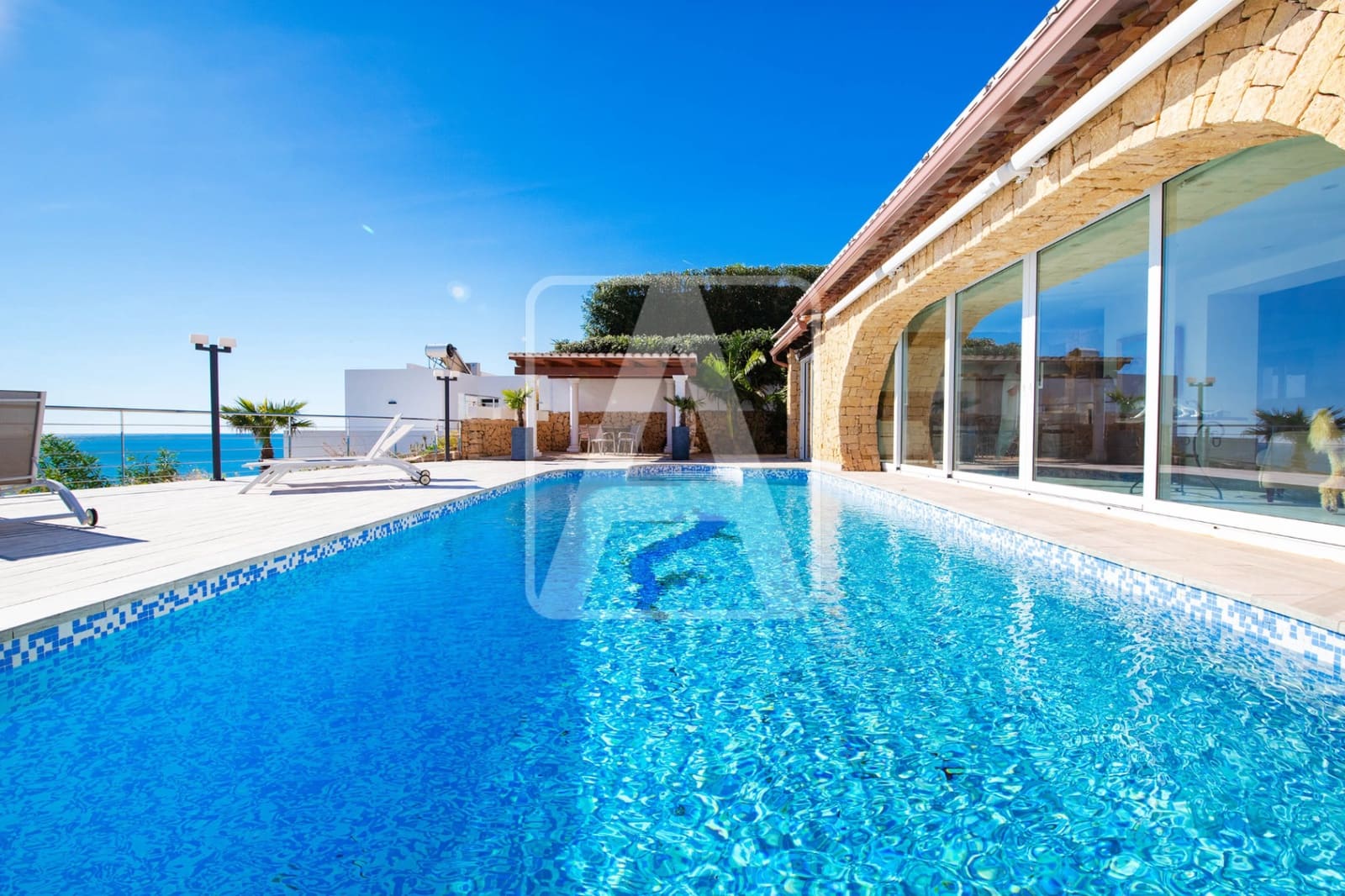 4 bedroom Villa for sale in Benissa with pool garage - € 2,490,000 (Ref: 9835037)