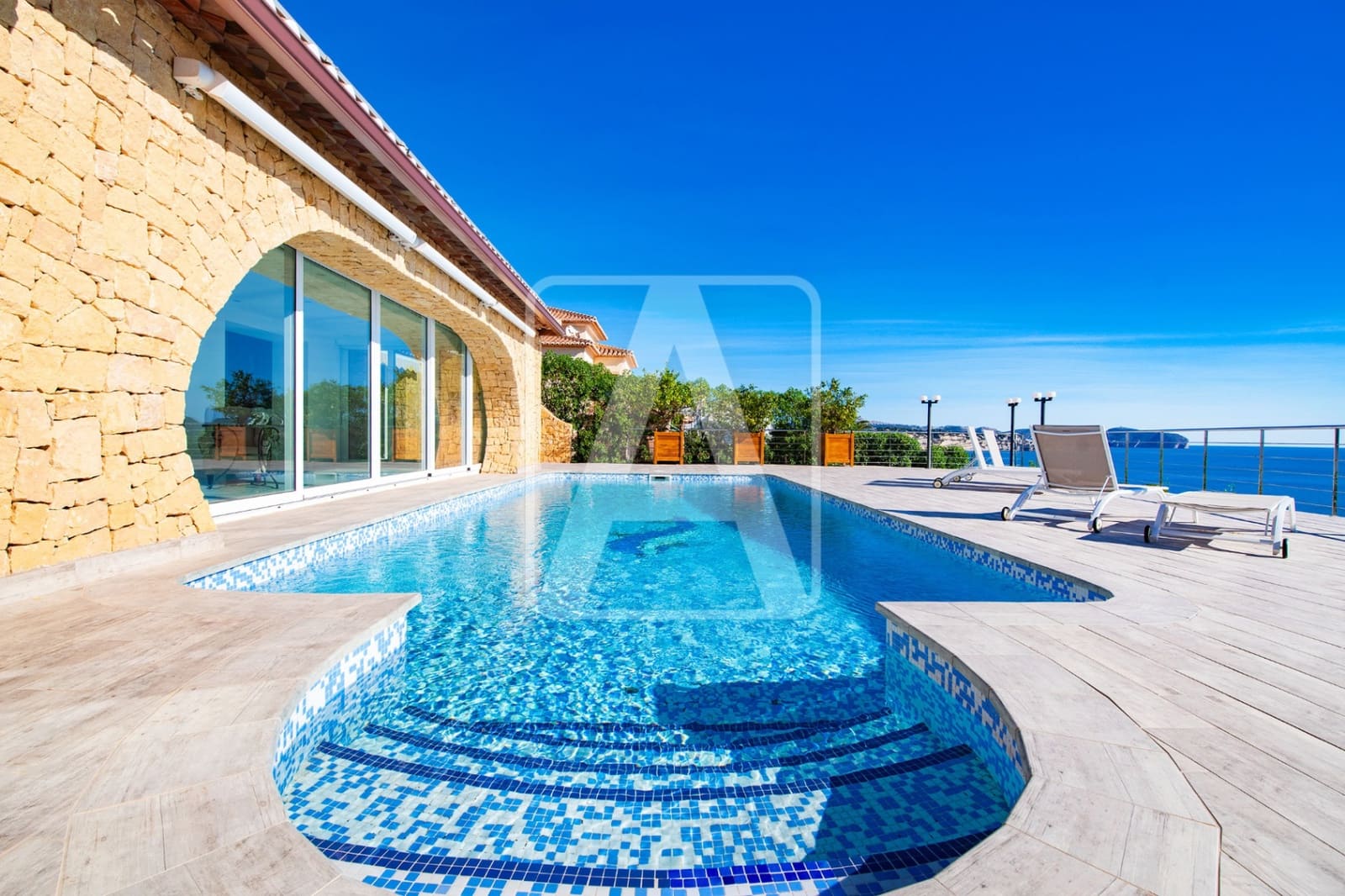 4 bedroom Villa for sale in Benissa with pool garage - € 2,490,000 (Ref: 9835037)