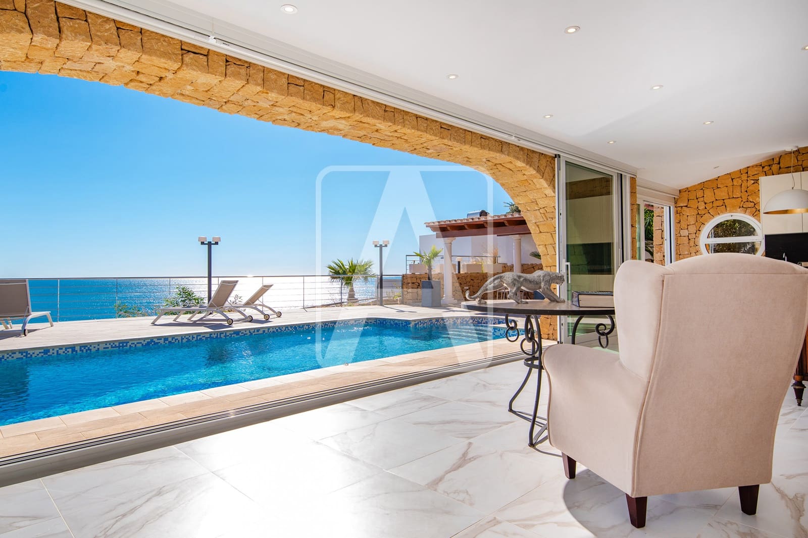 4 bedroom Villa for sale in Benissa with pool garage - € 2,490,000 (Ref: 9835037)