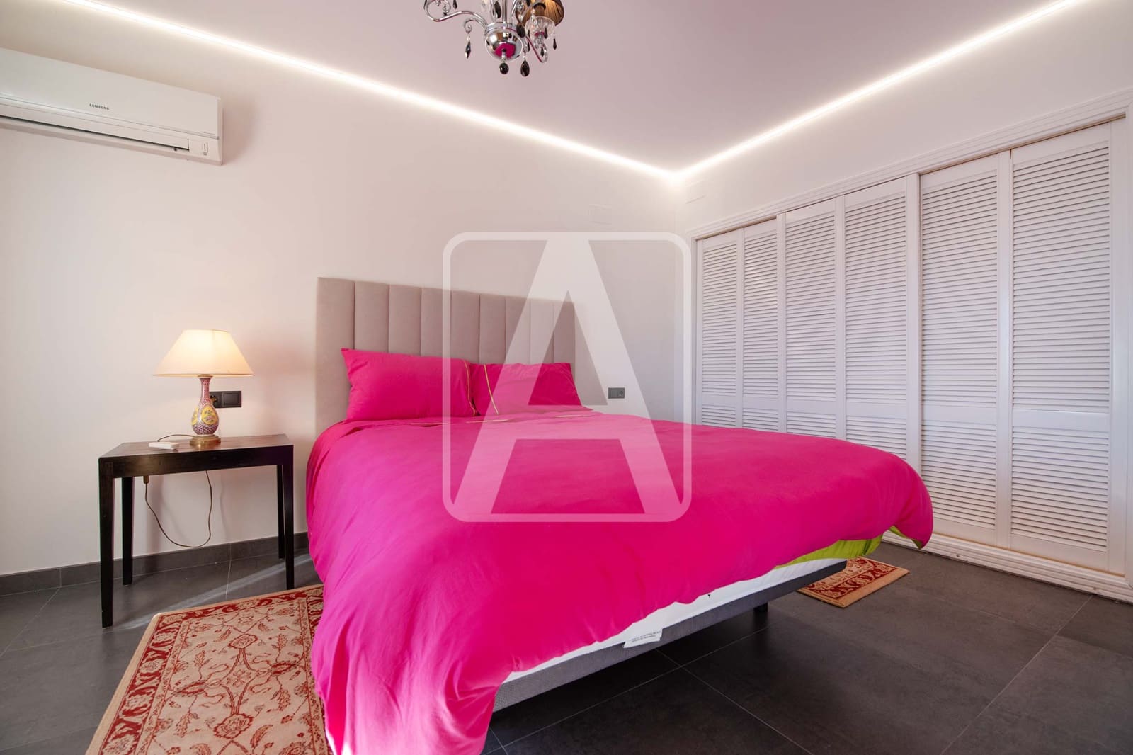 4 bedroom Villa for sale in Benissa with pool garage - € 2,490,000 (Ref: 9835037)