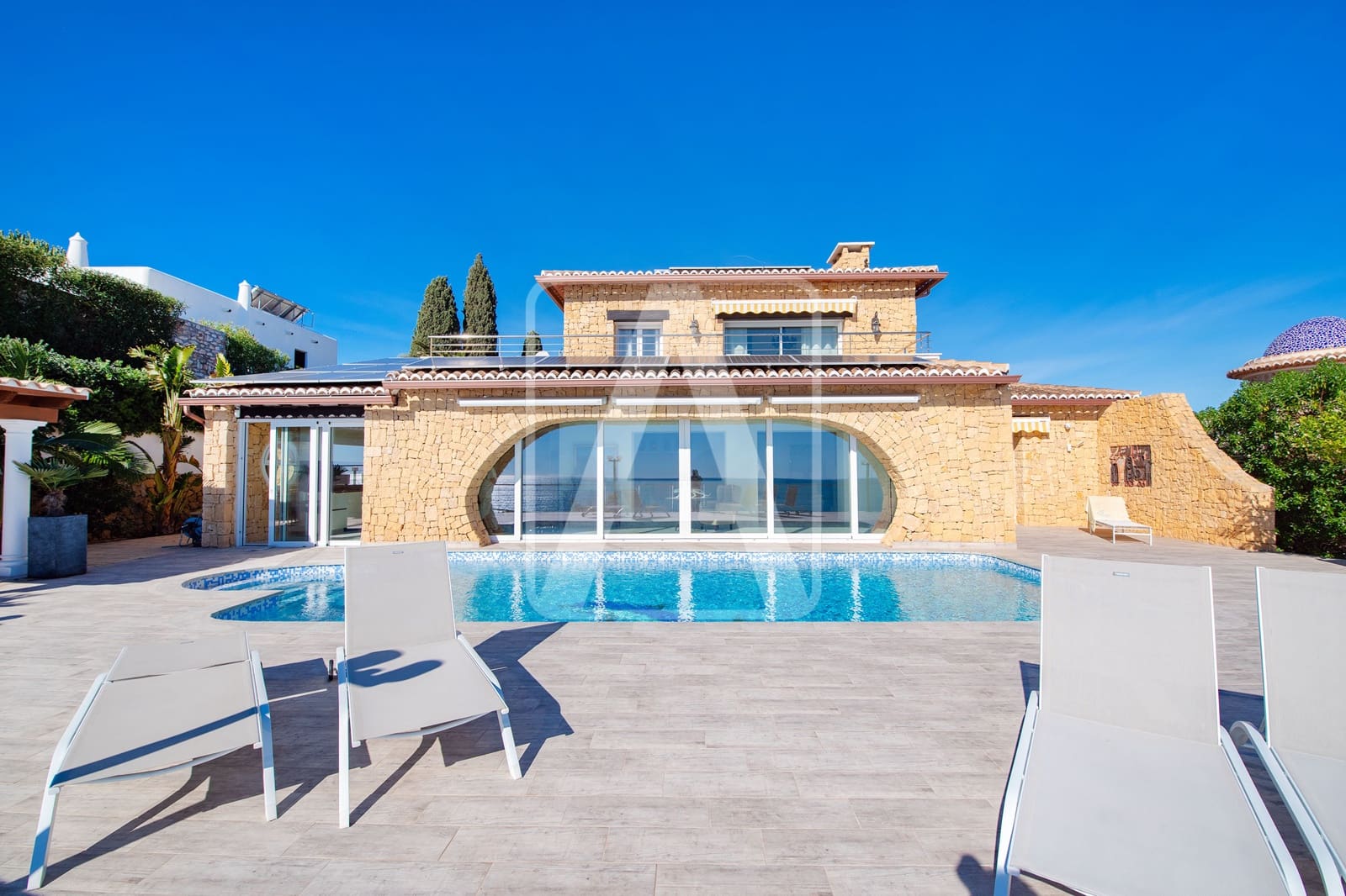 4 bedroom Villa for sale in Benissa with pool garage - € 2,490,000 (Ref: 9835037)