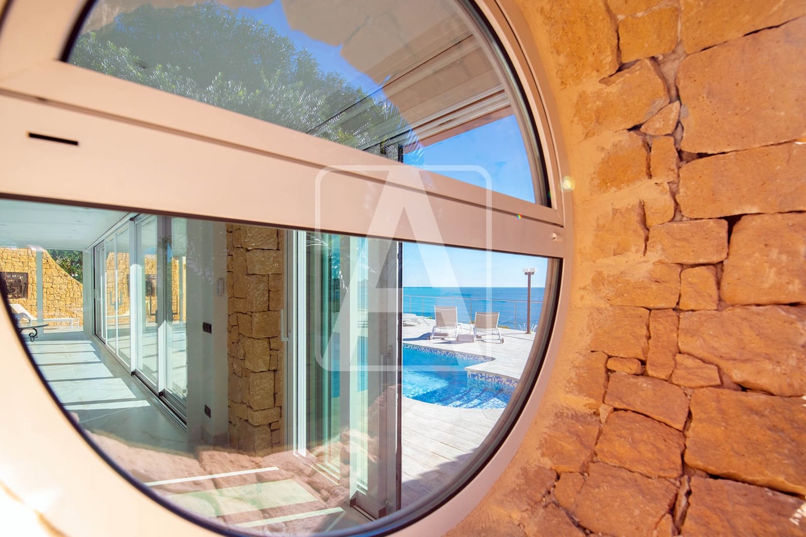 4 bedroom Villa for sale in Benissa with pool garage - € 2,490,000 (Ref: 9835037)