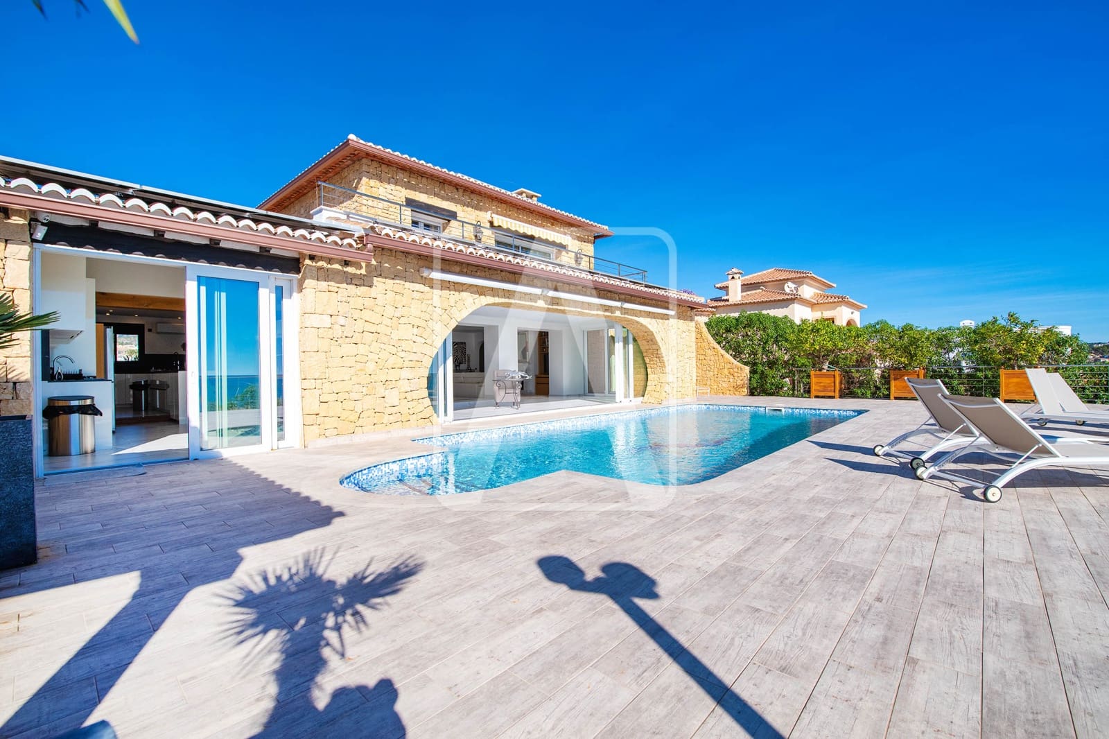 4 bedroom Villa for sale in Benissa with pool garage - € 2,490,000 (Ref: 9835037)