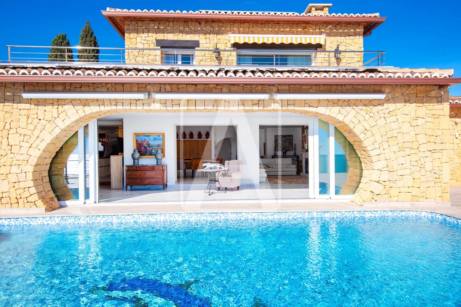 4 bedroom Villa for sale in Benissa with pool garage - € 2,490,000 (Ref: 9835037)