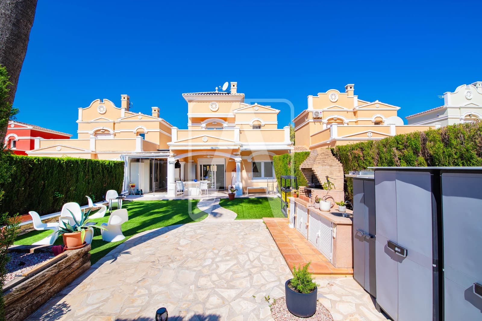 2 bedroom Terraced Villa for sale in Calpe / Calp with pool garage - € 645,000 (Ref: 9835039)