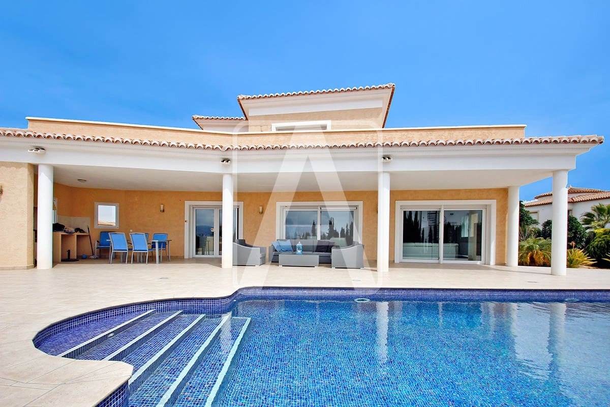 4 quarto Moradia para venda em Calpe / Calp com piscina garagem - 995 000 € (Ref: 9847926)