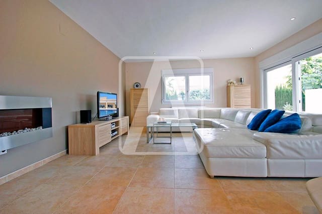 4 quarto Moradia para venda em Calpe / Calp com piscina garagem - 995 000 € (Ref: 9847926)
