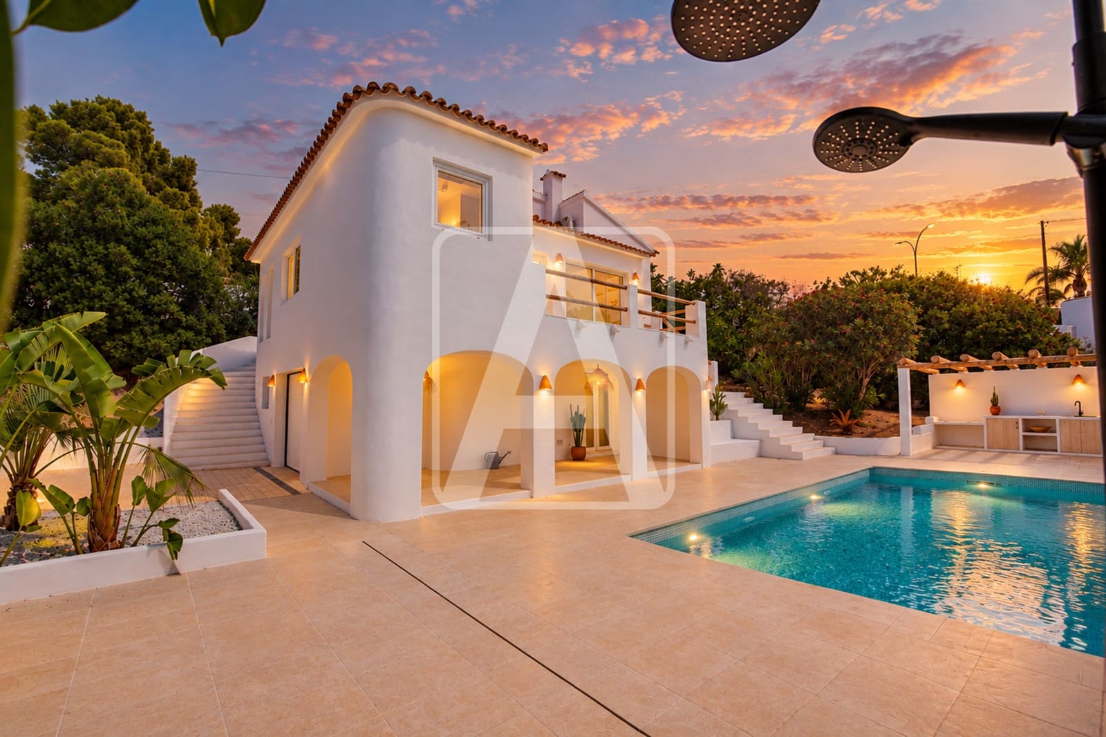 5 bedroom Villa for sale in Moraira with pool garage - € 1,389,000 (Ref: 9848886)