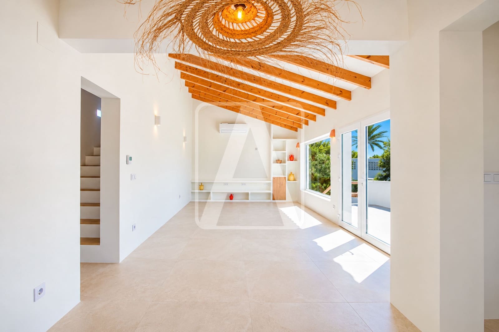 5 bedroom Villa for sale in Moraira with pool garage - € 1,389,000 (Ref: 9848886)