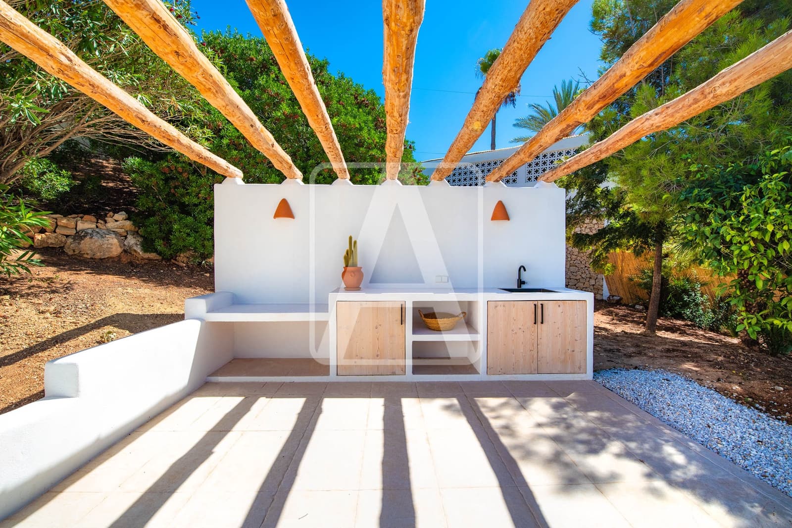 5 bedroom Villa for sale in Moraira with pool garage - € 1,389,000 (Ref: 9848886)