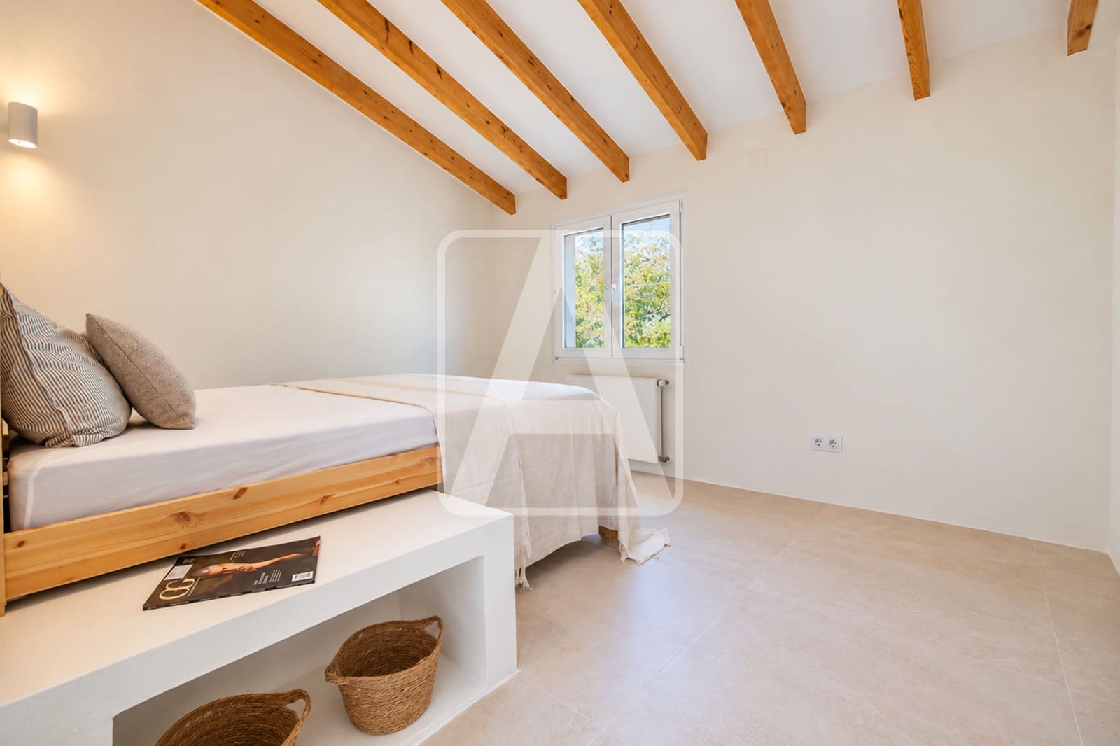 5 bedroom Villa for sale in Moraira with pool garage - € 1,389,000 (Ref: 9848886)